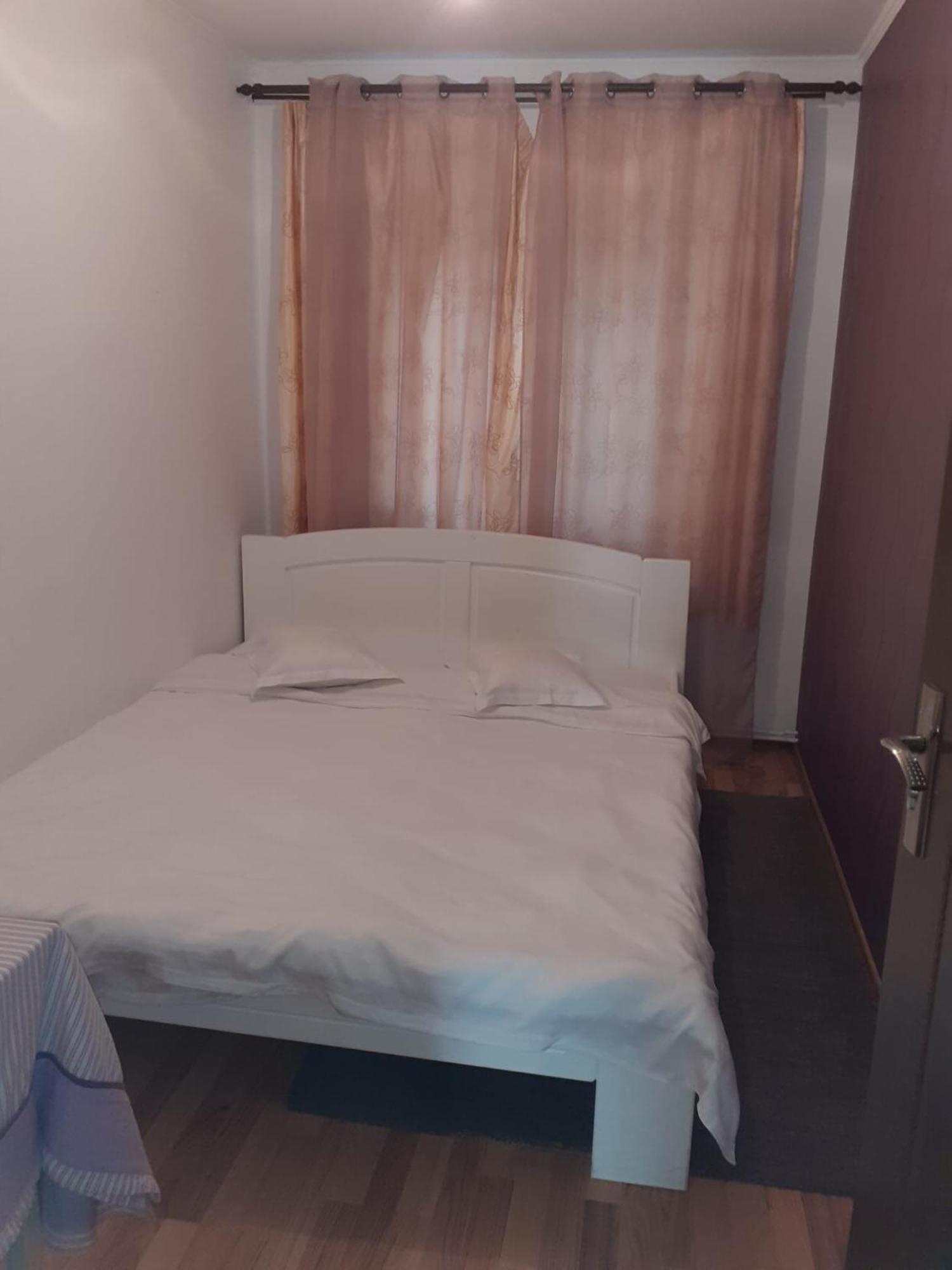 Apartament Cu 3 Camere La Poala Muntilor Fagaras Victoria (Brasov) Exterior foto